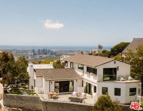 Photo of 8921 Appian Way, Los Angeles, CA 90046 (MLS # 26672473)