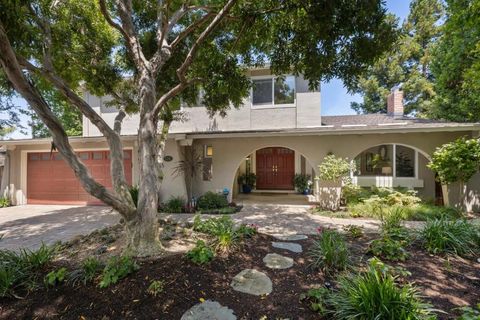 Photo of 174 Preston Drive, Mountain View, CA 94040 (MLS # ML82047186)