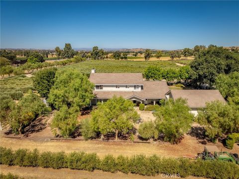 Tiny photo for 5055 Rancho La Loma Linda Drive, Paso Robles, CA 93446 (MLS # SC24168063)