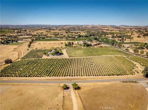 Tiny photo for 5055 Rancho La Loma Linda Drive, Paso Robles, CA 93446 (MLS # SC24168063)