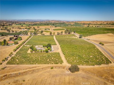 Tiny photo for 5055 Rancho La Loma Linda Drive, Paso Robles, CA 93446 (MLS # SC24168063)