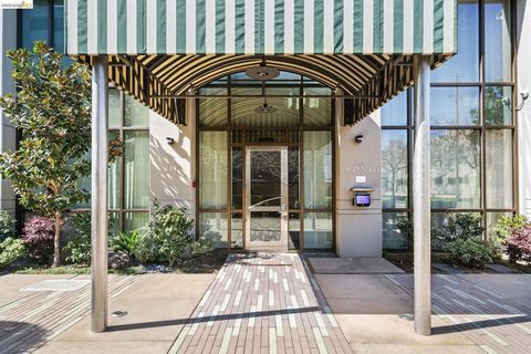 Photo of 311 311 2Nd St St #511, Oakland, CA 94607 (MLS # 41126433)