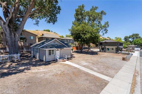 Photo of 2925 Oak ST, Paso Robles, CA 93446 (MLS # SC26151131)