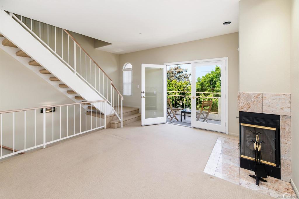 919 W LEWIS 7
