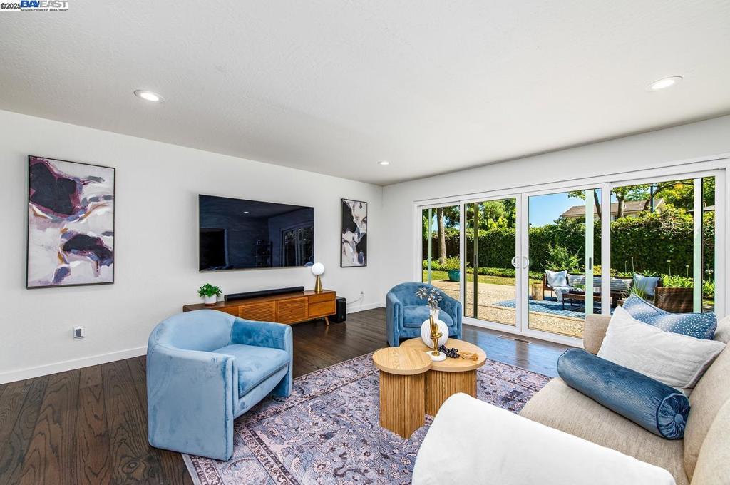 GRANADA WOODS - Residential