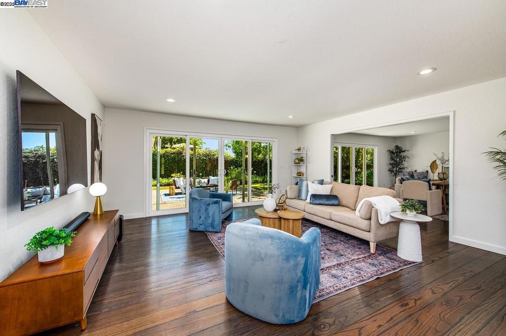 GRANADA WOODS - Residential