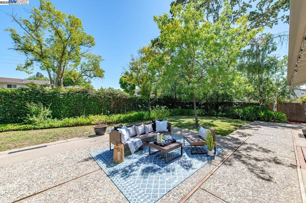 GRANADA WOODS - Residential