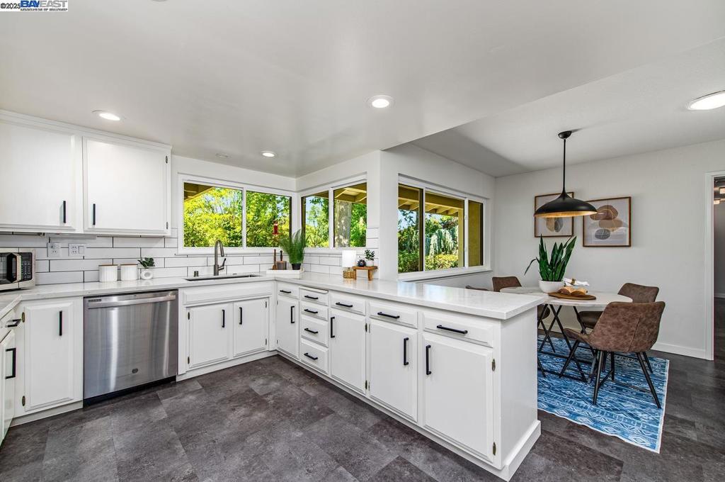 GRANADA WOODS - Residential