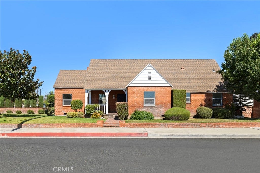 694 W Orange Grove