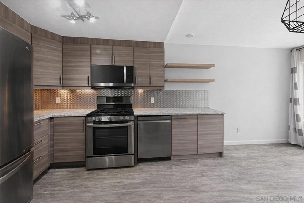 8605 Arminda Cir 6