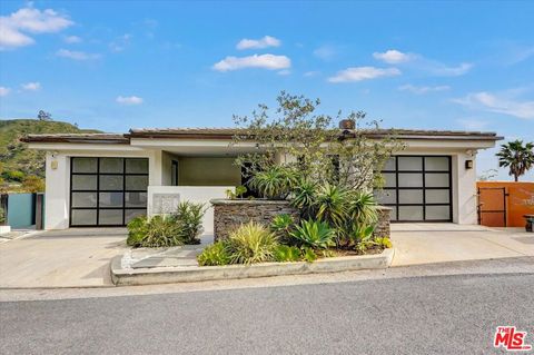 Photo of 3850 Rambla Orienta, Malibu, CA 90265 (MLS # 26640843)