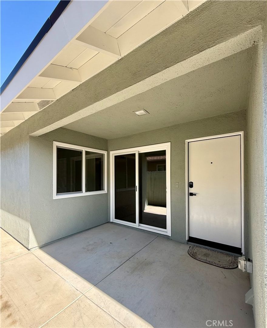 Charming and spacious 1-bedroom, 1-bath home in a desirable Huntington Beach neighborhood. This home features a separate living room area, a brand-new kitchen, new flooring, fresh interior and exterior paint, and a remodeled bathroom.



Enjoy the convenience of a 1-car attached garage with washer/dryer hookups, a clean front and backyard, and a layout designed for comfortable coastal living. Ideally located, nearby the beach, shopping, dining, parks, and top-rated schools.