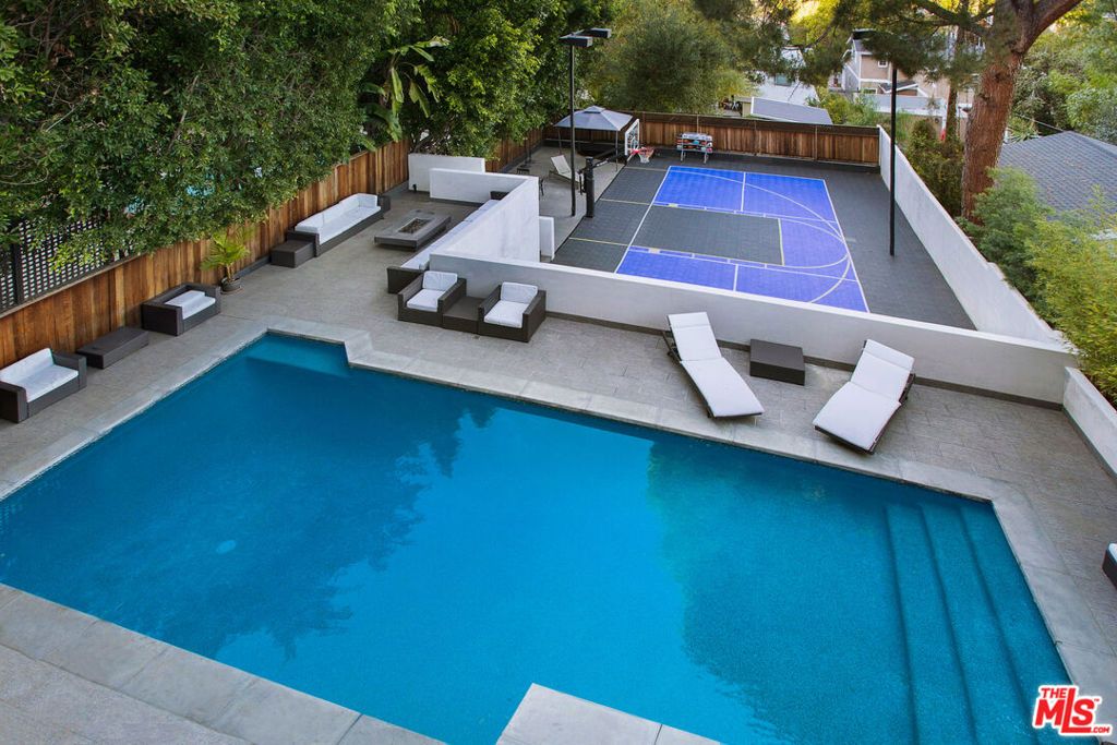 Photo of 14835 Valley Vista Boulevard, Sherman Oaks, CA 91403 (MLS # 25594123)