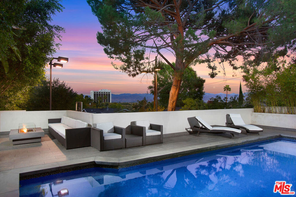 14835 Valley Vista Boulevard