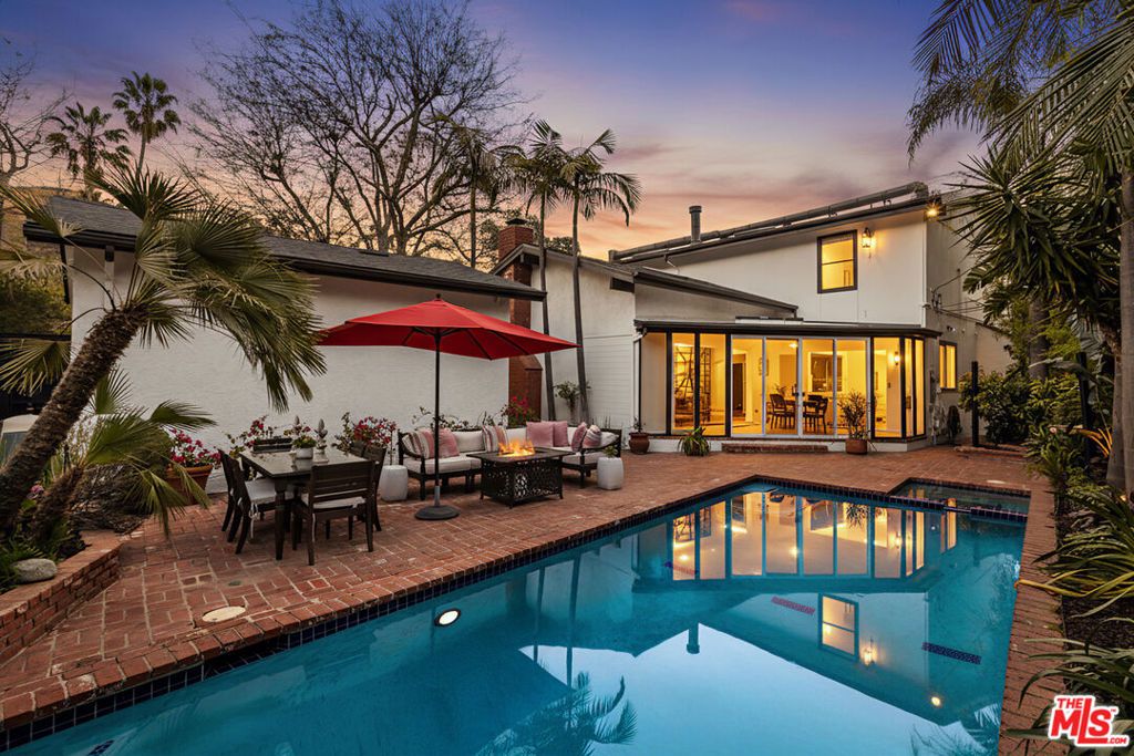 Photo of 8606 Allenwood Road, Los Angeles, CA 90046 (MLS # 26652421)