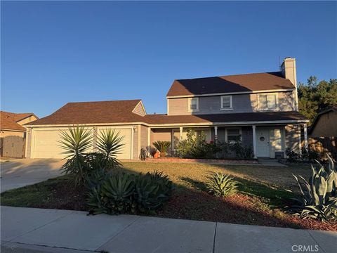 877 N Quince Avenue Rialto CA 92376