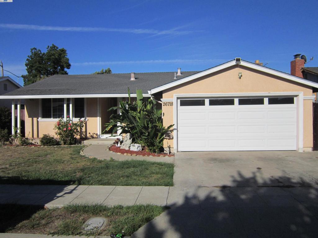 This 4 bedroom 2 bath Southgate home has a 308 sq ft bonus room and a 2 car garage, and a huge backyard., It has an updated kitchen with granite countertops and a gas stove.