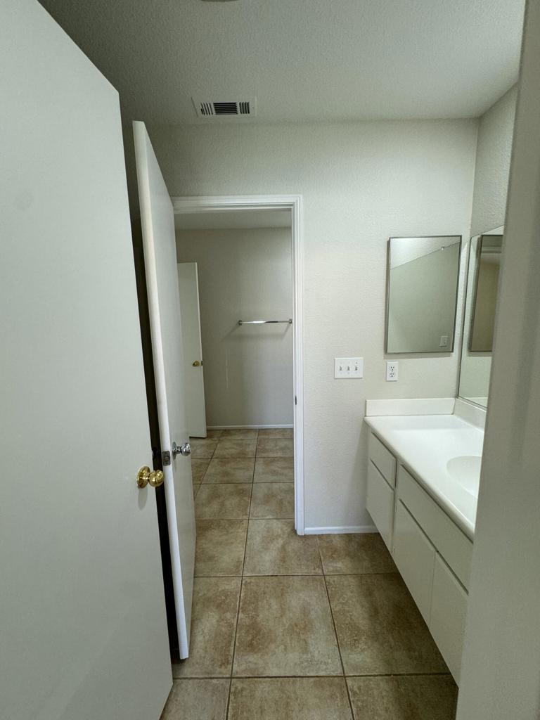 49590 Lincoln Drive