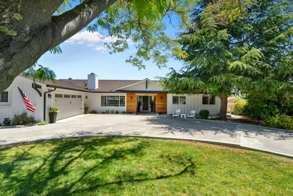 105 Rays Circle