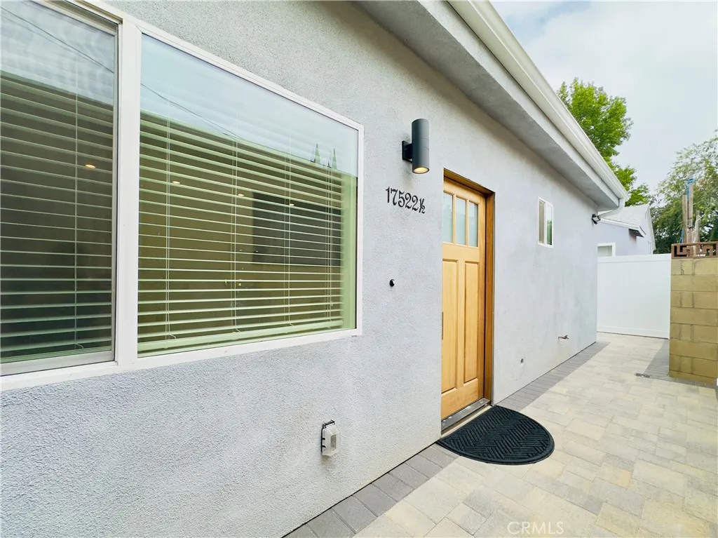 Lake Balboa, California 91406, United States, 2 Bedrooms Bedrooms, ,2 BathroomsBathrooms,Residential,Active,186015