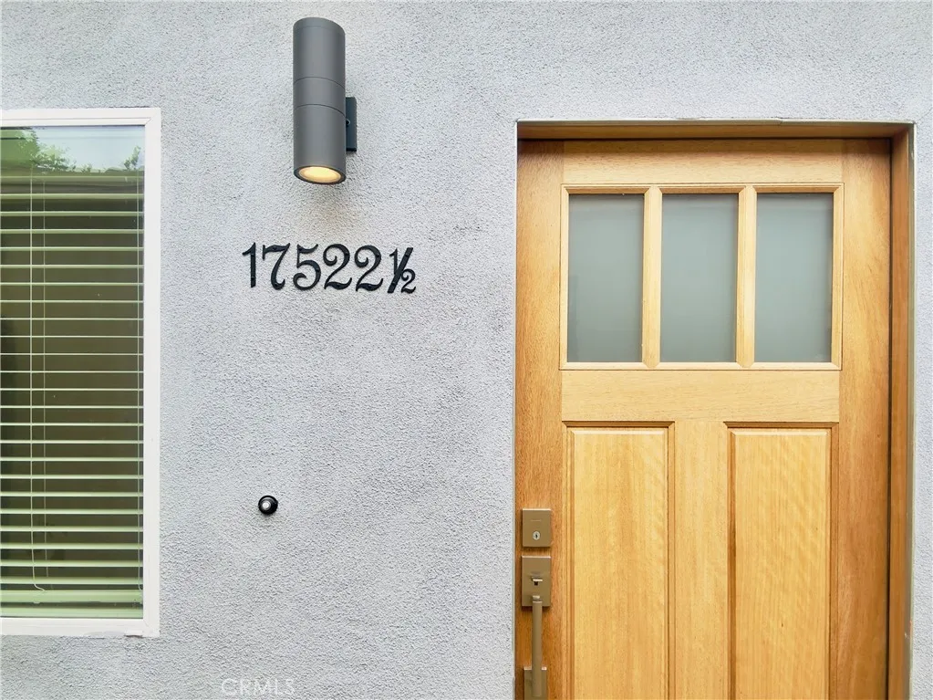 Lake Balboa, California 91406, United States, 2 Bedrooms Bedrooms, ,2 BathroomsBathrooms,Residential,Active,186015