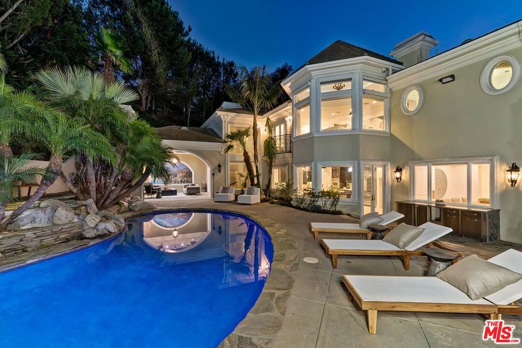 Properties 2 732 Saint Katherine Drive