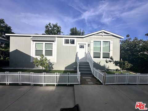 Photo of 1924 N Marengo, Pasadena, CA 91103 (MLS # 26683553)
