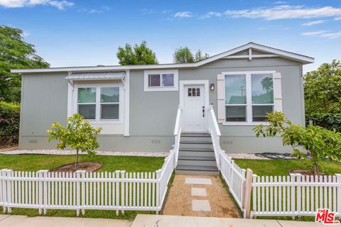 Photo of 1924 N Marengo, Pasadena, CA 91103 (MLS # 26683553)
