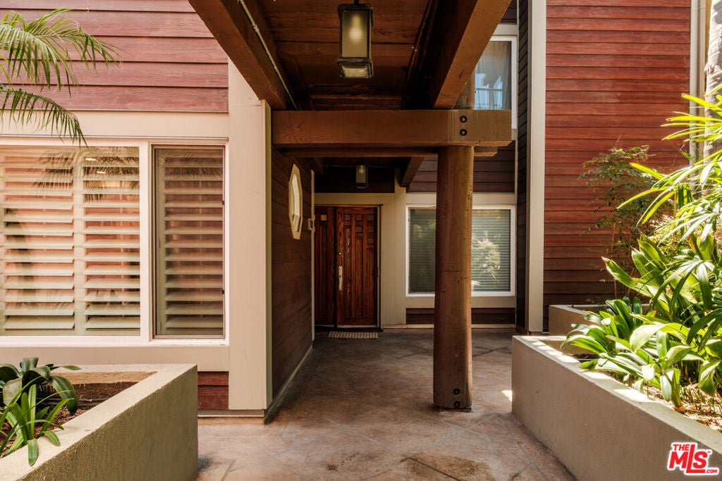 4350 Via Dolce 107, Los Angeles CA 90292