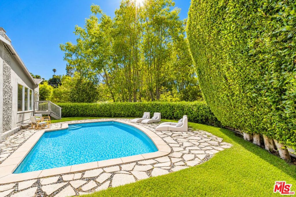 2601 Nichols Canyon Road, Los Angeles CA 90046