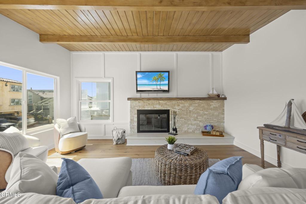 Oxnard, California, 93035, United States, 2 Bedrooms Bedrooms, ,2 BathroomsBathrooms,Residential,Active,2043125