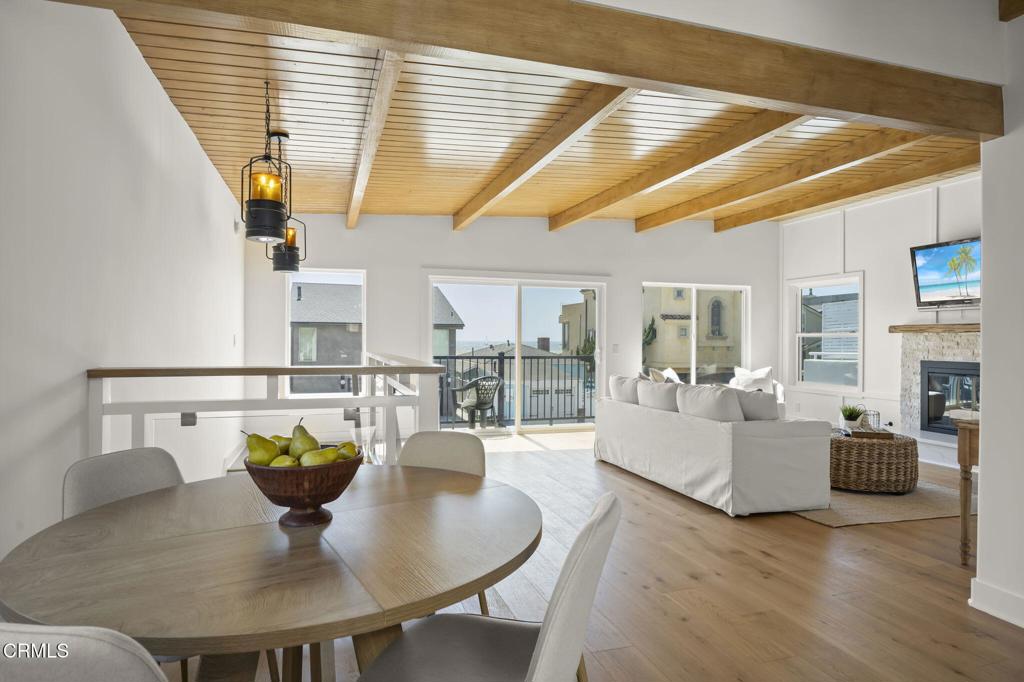 Oxnard, California, 93035, United States, 2 Bedrooms Bedrooms, ,2 BathroomsBathrooms,Residential,Active,2043125