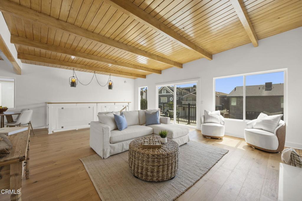 Oxnard, California, 93035, United States, 2 Bedrooms Bedrooms, ,2 BathroomsBathrooms,Residential,Active,2043125