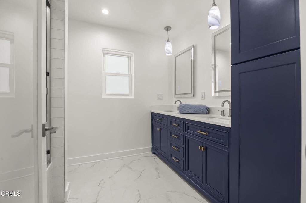 Oxnard, California, 93035, United States, 2 Bedrooms Bedrooms, ,2 BathroomsBathrooms,Residential,Active,2043125
