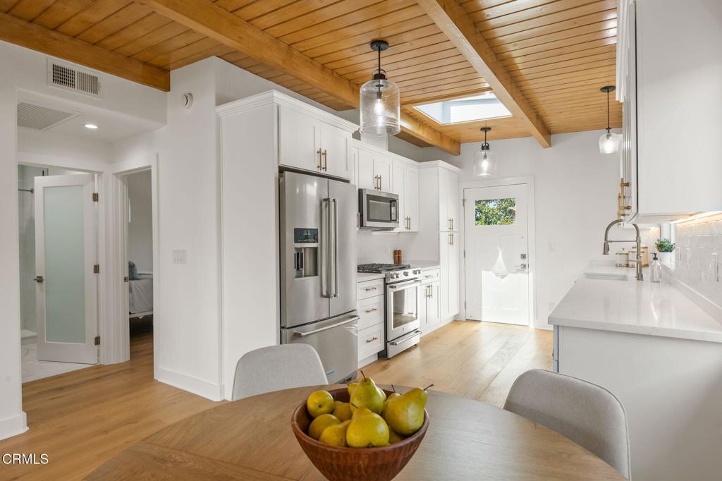 Oxnard, California, 93035, United States, 2 Bedrooms Bedrooms, ,2 BathroomsBathrooms,Residential,Active,2043125