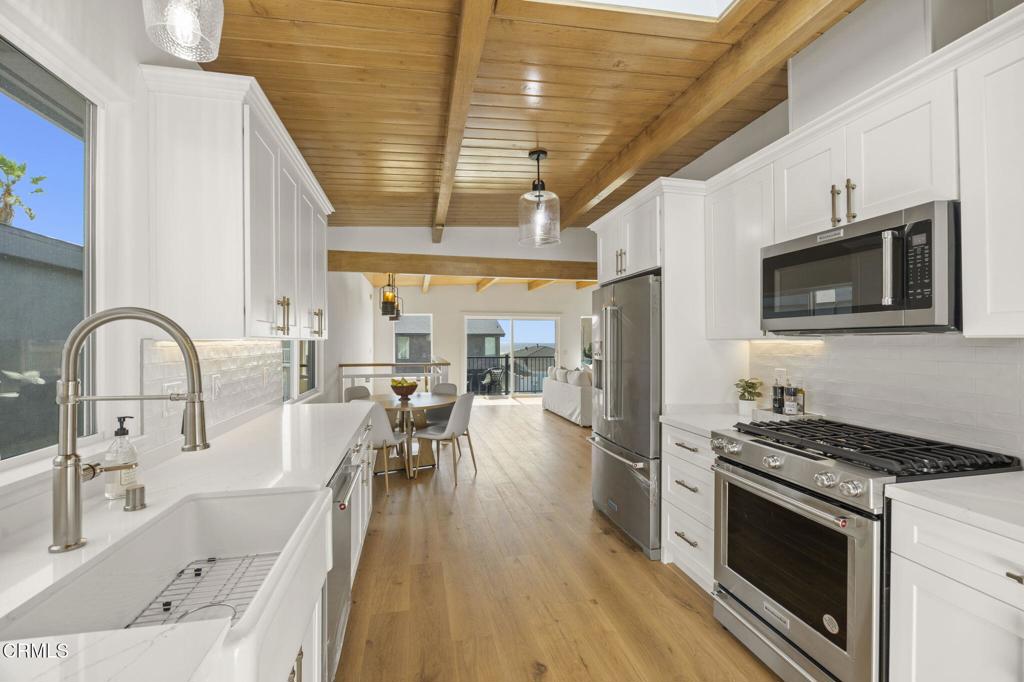 Oxnard, California, 93035, United States, 2 Bedrooms Bedrooms, ,2 BathroomsBathrooms,Residential,Active,2043125