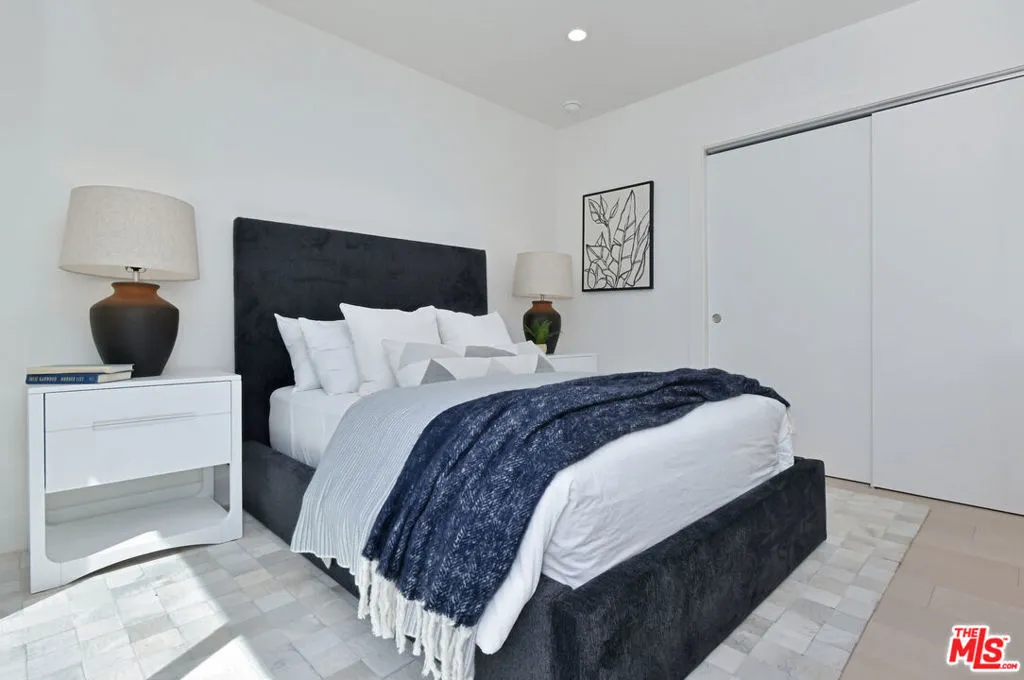 Encino, California 91436, United States, 4 Bedrooms Bedrooms, ,2 BathroomsBathrooms,Residential,Active,189326