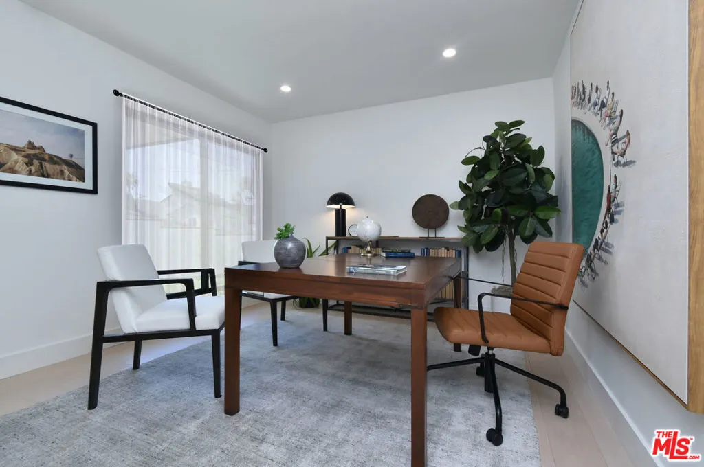 Encino, California 91436, United States, 4 Bedrooms Bedrooms, ,2 BathroomsBathrooms,Residential,Active,189326