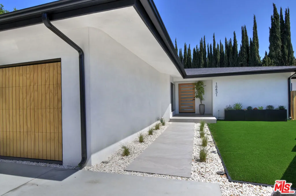 Encino, California 91436, United States, 4 Bedrooms Bedrooms, ,2 BathroomsBathrooms,Residential,Active,189326