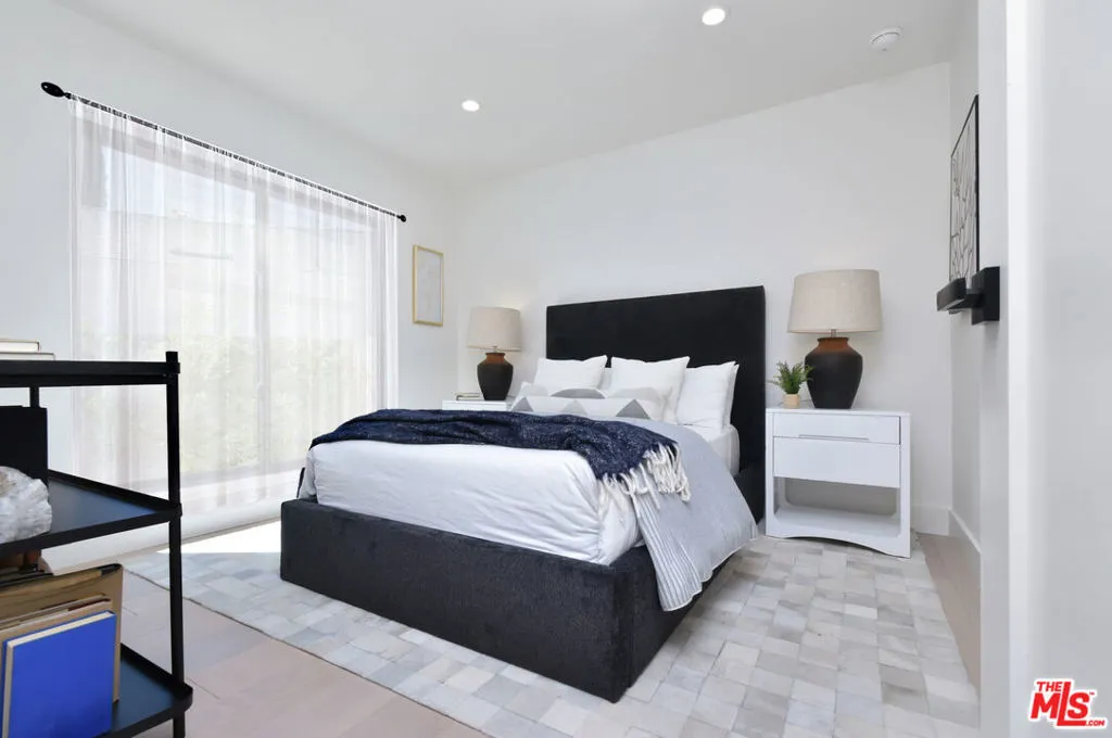 Encino, California 91436, United States, 4 Bedrooms Bedrooms, ,2 BathroomsBathrooms,Residential,Active,189326