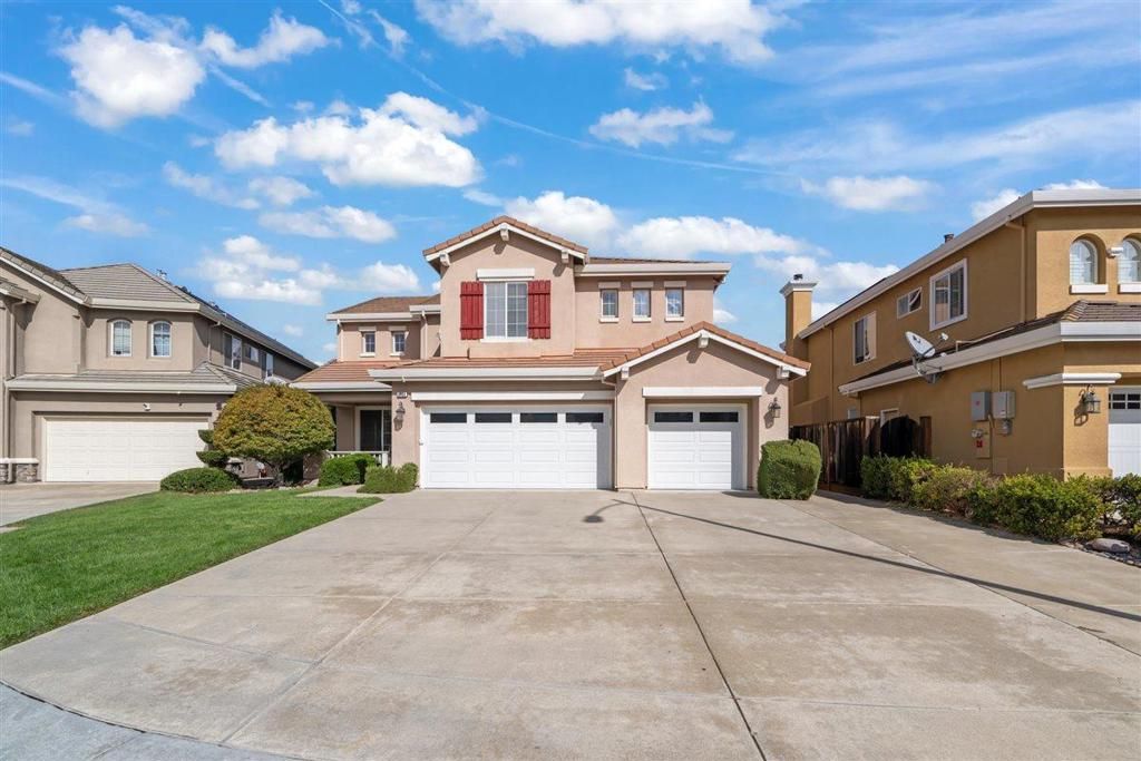Photo of 1469 Goshawk Court, Gilroy, CA 95020 (MLS # ML82025596)