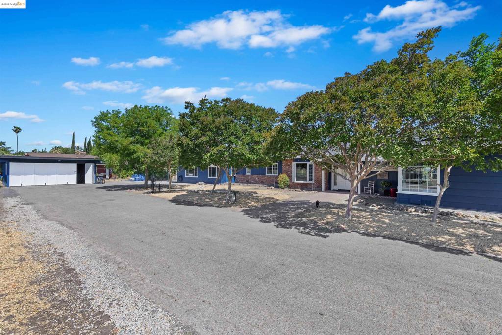1000 Buchanan Rd