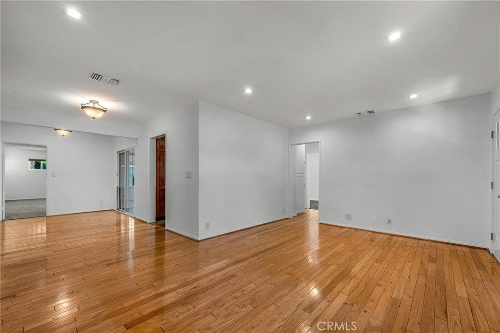5834 Shoshone