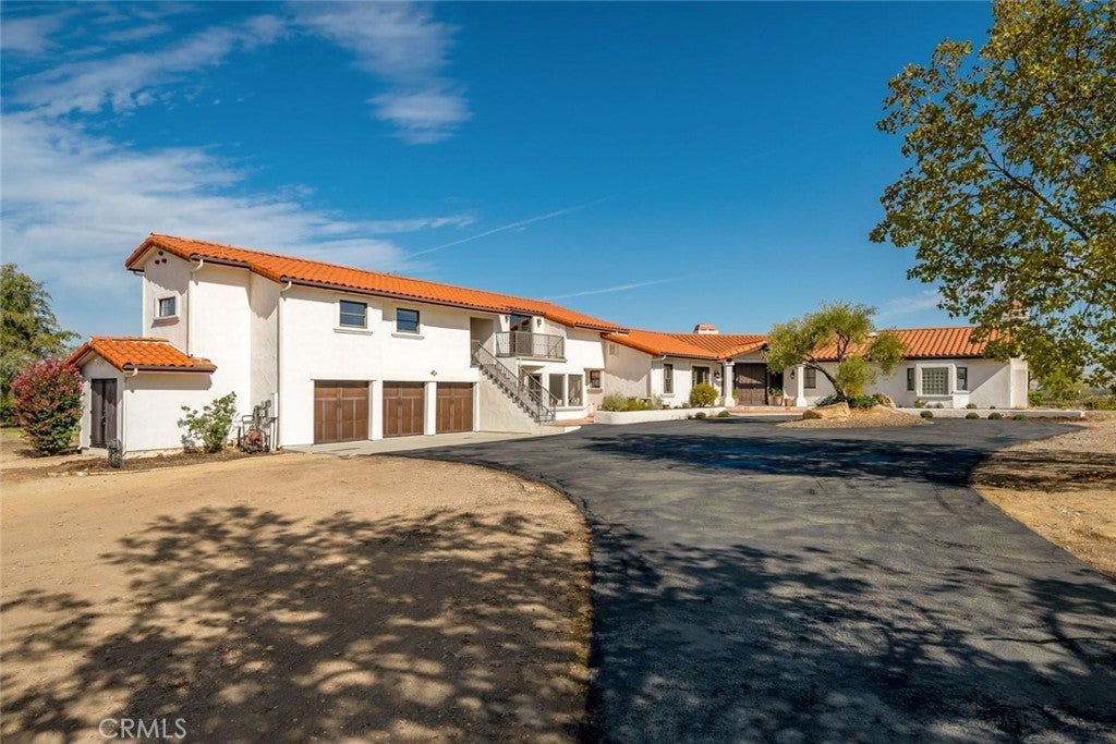 5675 Iron Gate