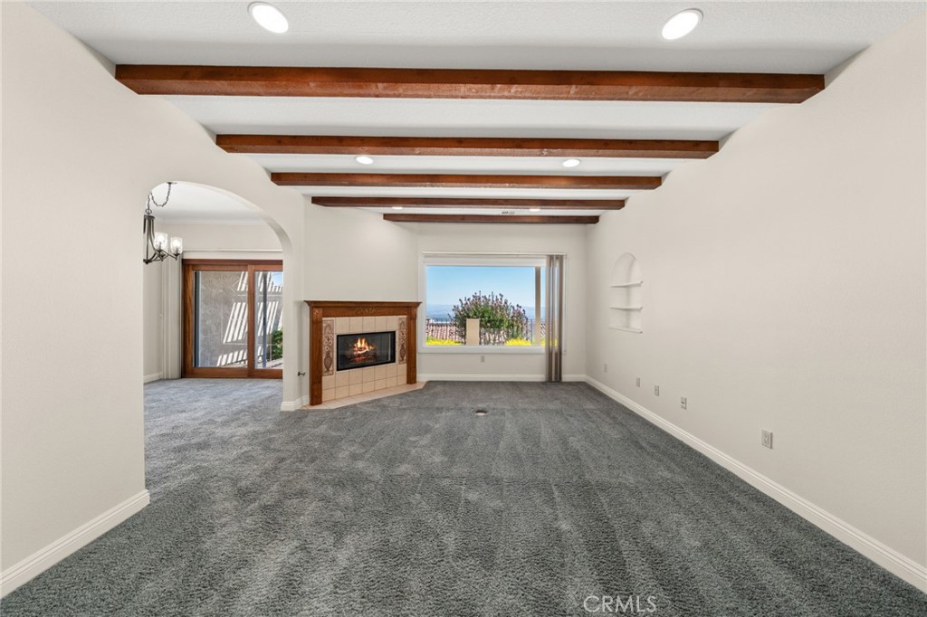 888 W Highpoint Drive