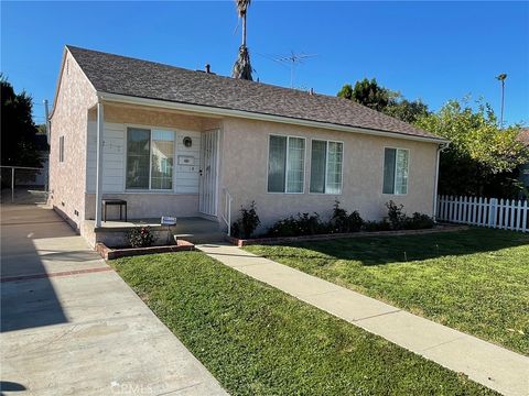 Photo of 5717 Natick Avenue, Sherman Oaks, CA 91411 (MLS # SR26026609)