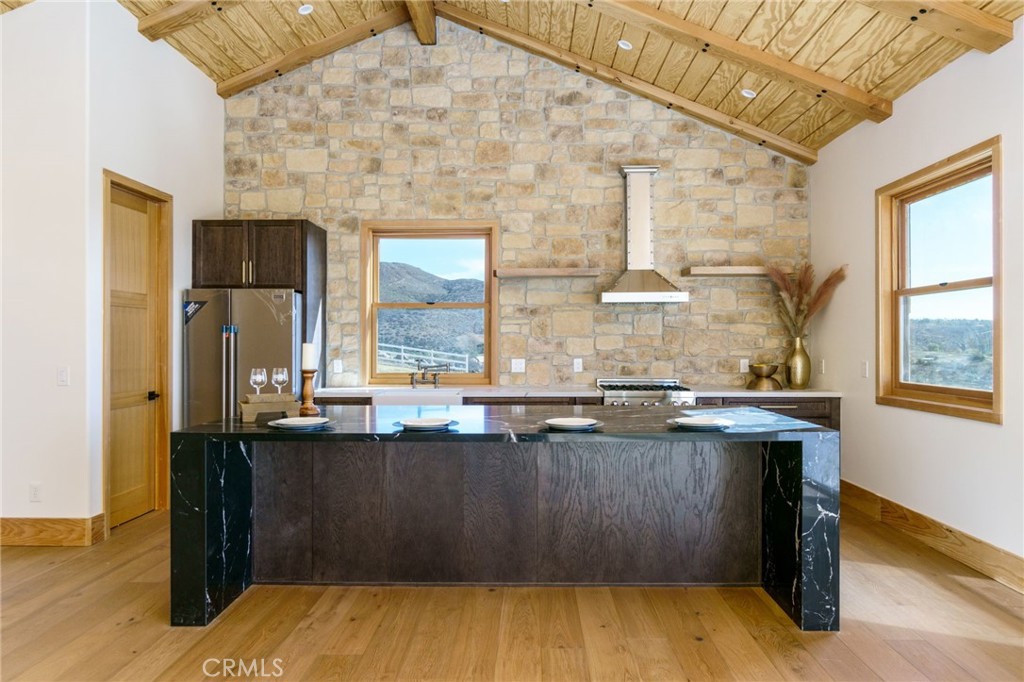 37219 Quarter Valley Road