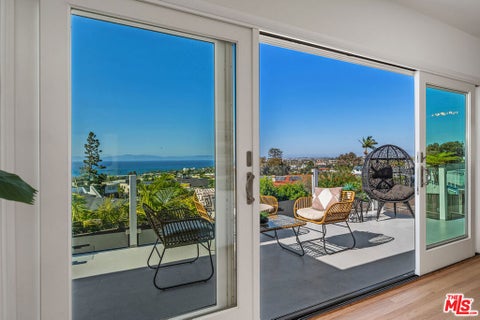 Tiny photo for 241 Calle Mayor, Redondo Beach, CA 90277 (MLS # 26995309)