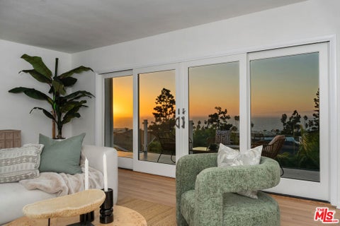 Tiny photo for 241 Calle Mayor, Redondo Beach, CA 90277 (MLS # 26995309)