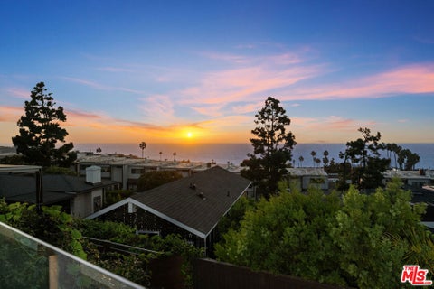 Tiny photo for 241 Calle Mayor, Redondo Beach, CA 90277 (MLS # 26995309)